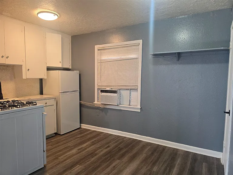 5105 Timothy St #4 — Photo 7