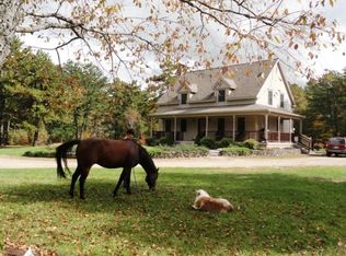 2 Stagecoach Ln, Kennebunk, ME 04043