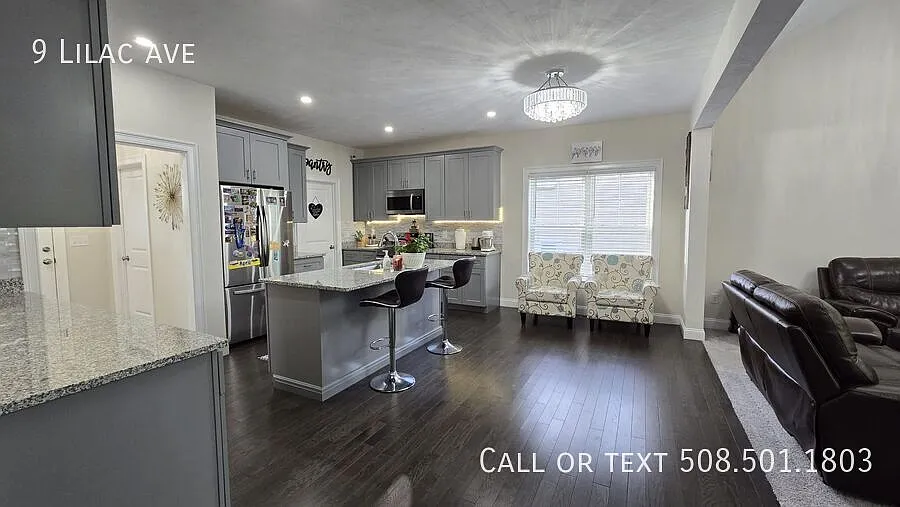 Modern Colonial in Bellingham Pet Friendly — Photo 4