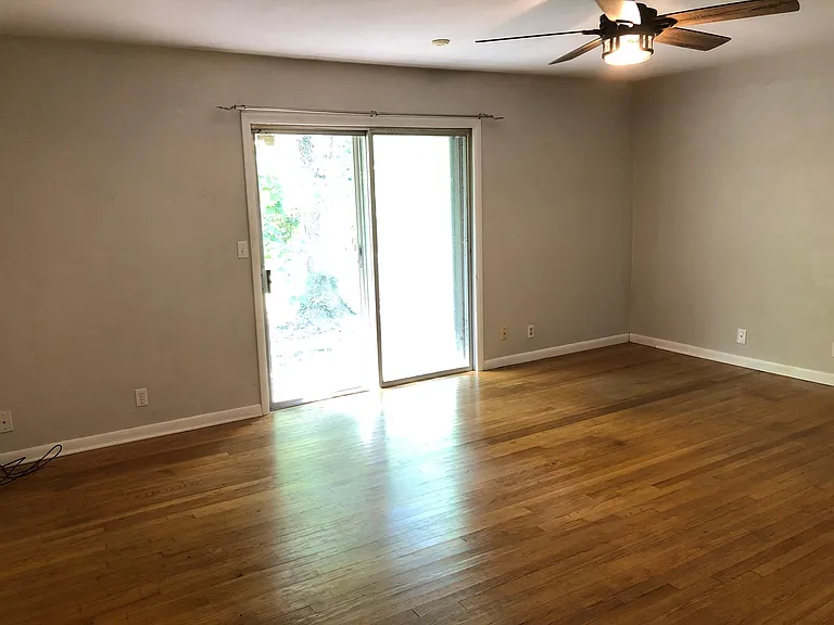 1308 Sycamore St — Photo 11