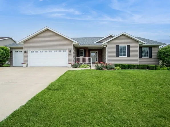 211 Thompson Dr, Atkins, IA 52206
