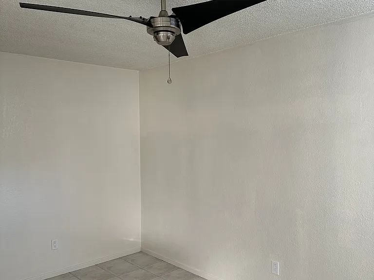 663 Eucalyptus Ave #5 — Photo 4