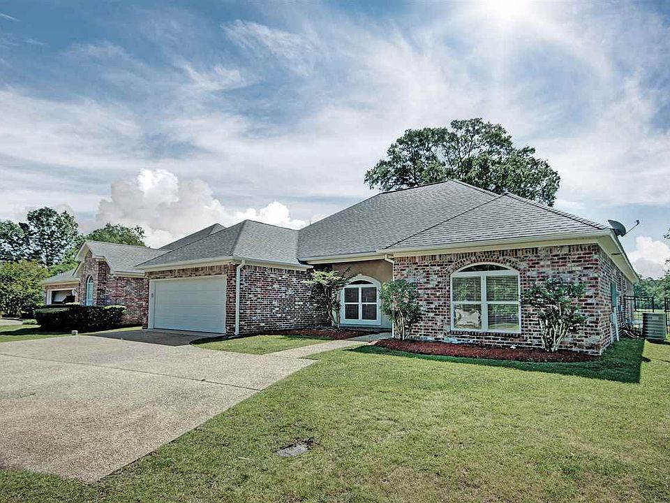 1st image of 383 Bradford Dr