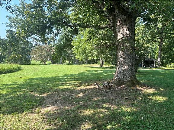 4th image of 4455 Tobaccoville Rd