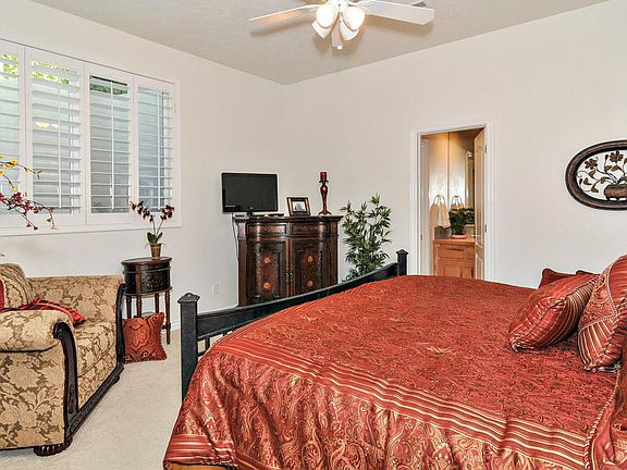 3rd image of 150 S Crystal Lakes Dr Unit 16