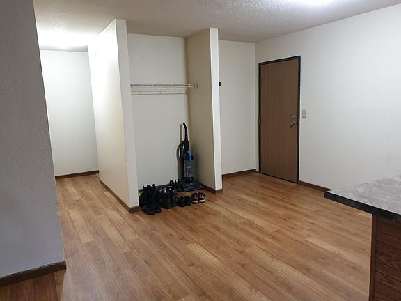4th image of 525 13th St S APT 204