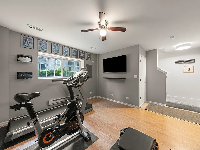 556 Lincoln Station Dr — Photo 22