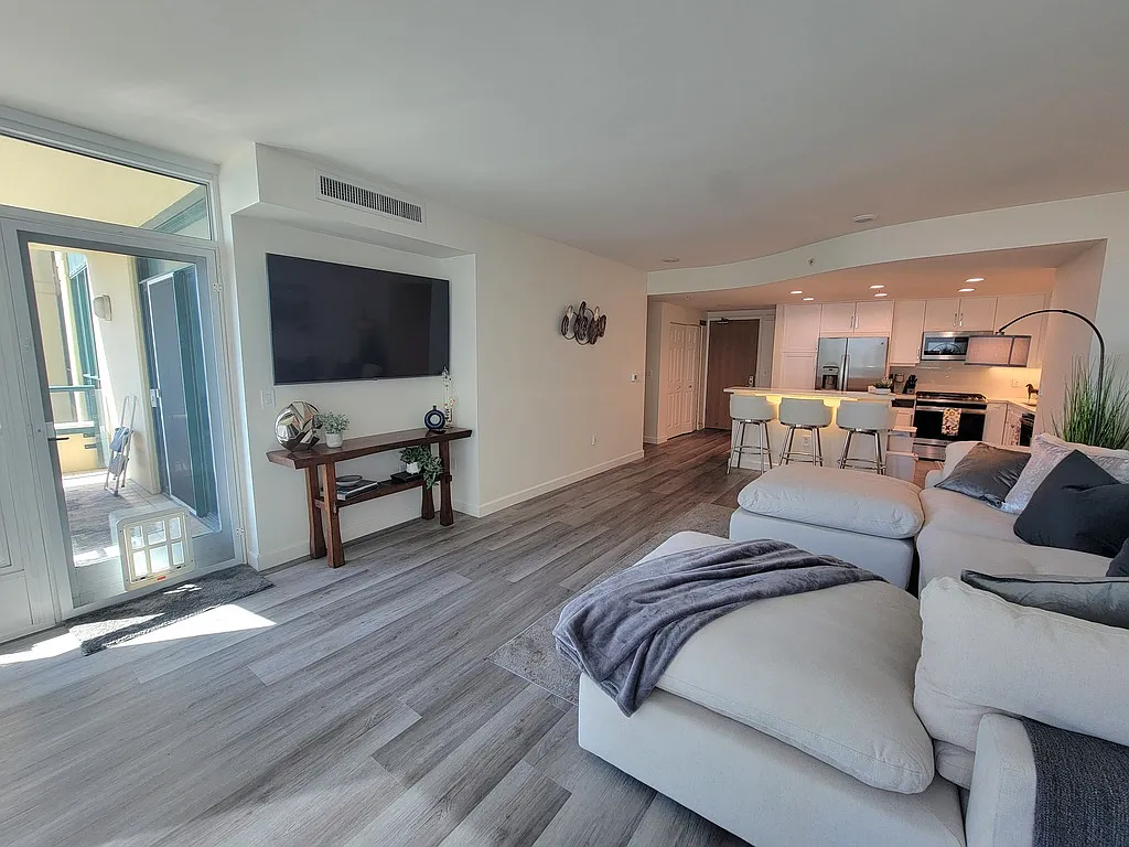 2 bed, 2.0 bath, $5,500 — Photo 4