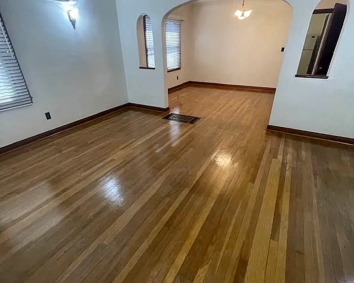 410 W Walnut St — Photo 35