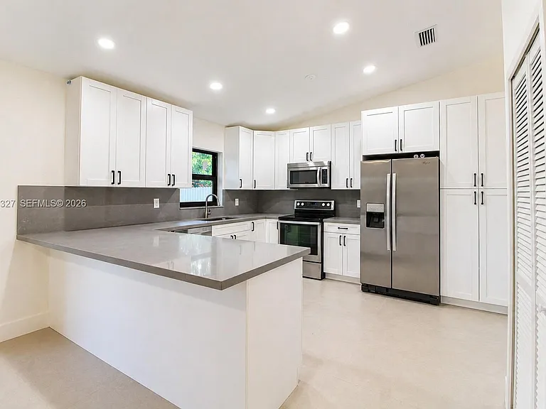 10088 SW 143rd Ct — Photo 2