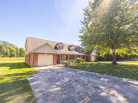 3rd image of 10868 Oak Blvd