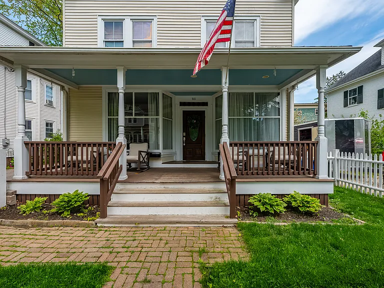 301 Richards Ave — Photo 3
