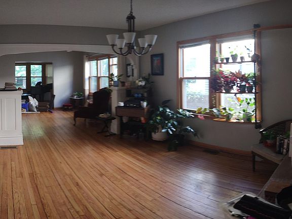 3rd image of 712 Dayton Ave