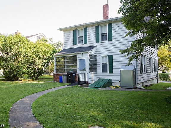 3rd image of 165 Washington St