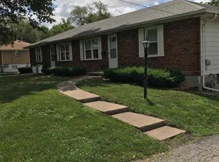 811 NE 68th Ter, Gladstone, MO 64118