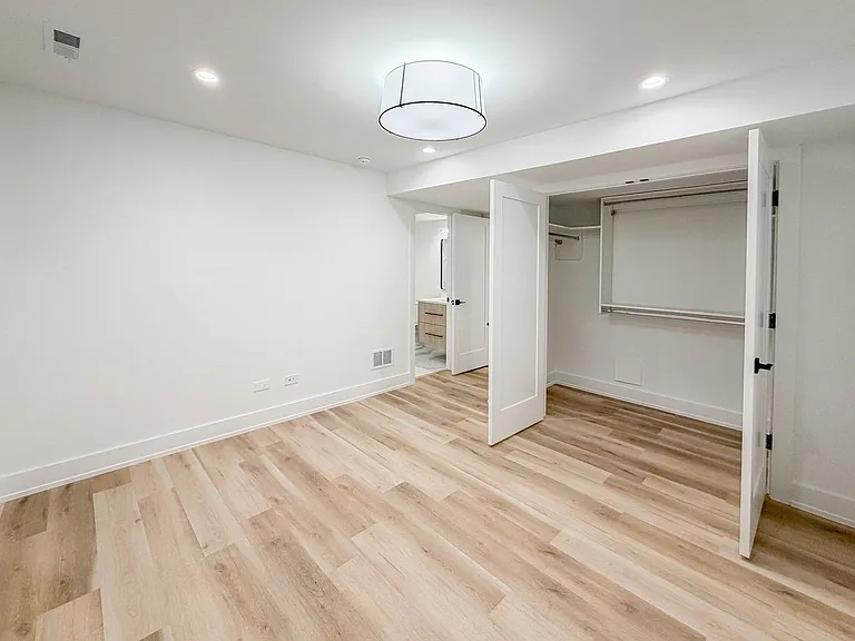 2113 N Kenmore Ave #G — Photo 13