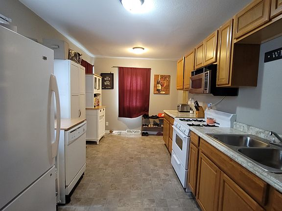 2nd image of 1122 Central Ave
