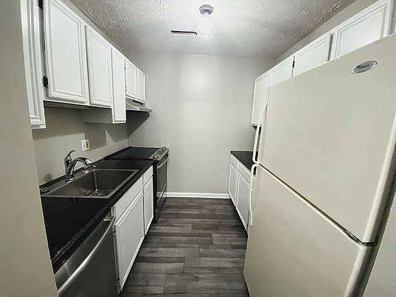 5th image of 23240 Chestnut Oak Ct APT 1043