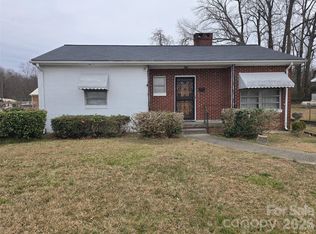419 S Pearl St, Troy, NC 27371