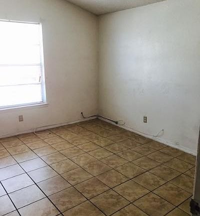 5th image of 10508 Shannon Pl APT C