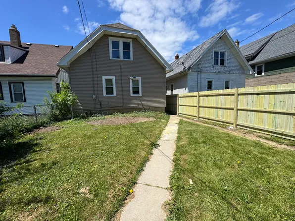 4624 N 29th St, Milwaukee, WI 53209