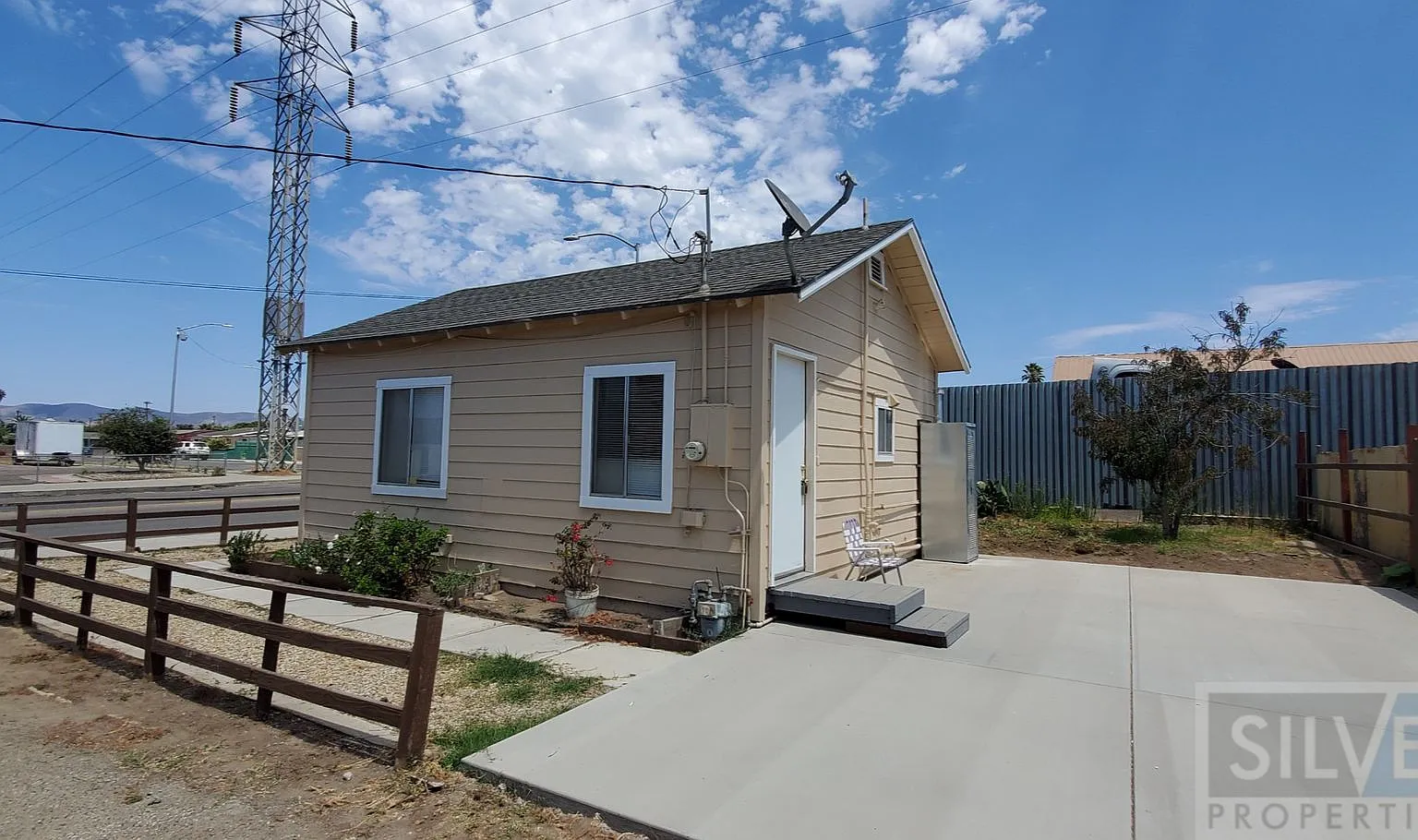 1 Bedroom 1 Bath House! — Photo 3