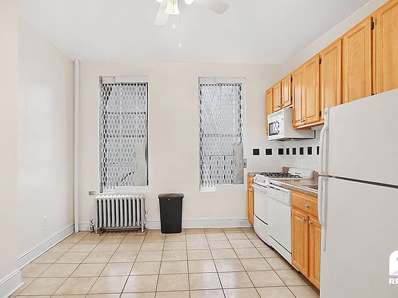 4th image of 932 Columbus Ave #3S