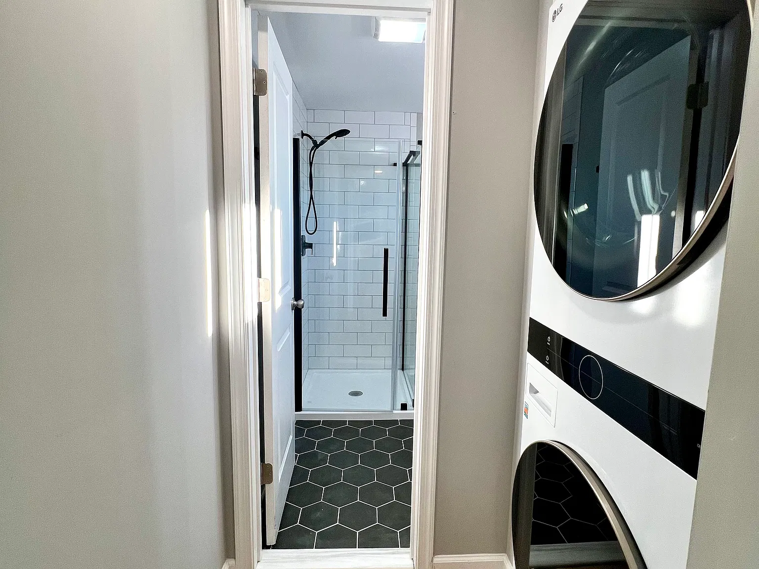 1 bed, $1,375 — Photo 2