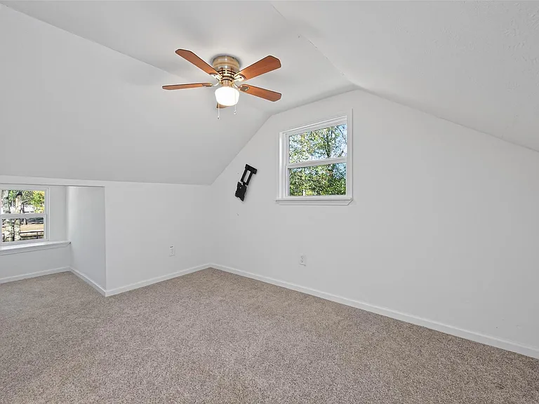 170 Walter Dr — Photo 27