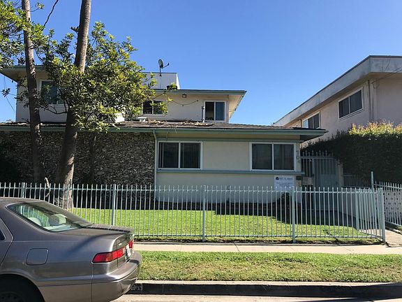 2nd image of 704 Walnut St APT 6