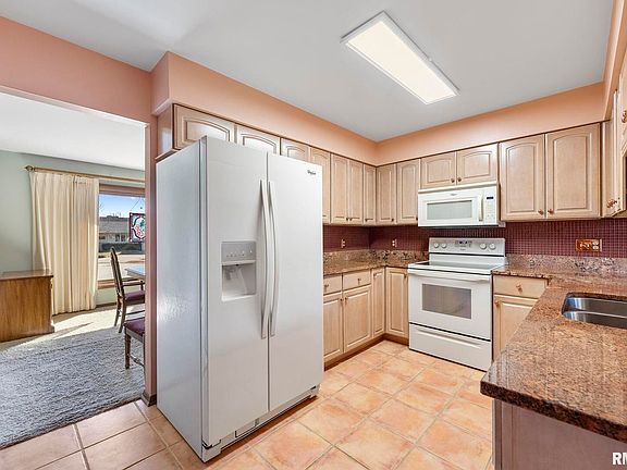 5th image of 1334 Hayes Ct