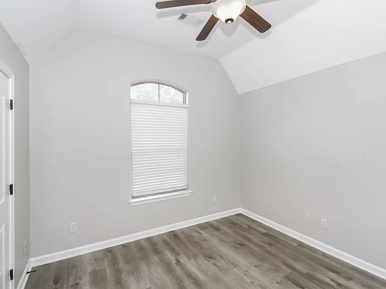 1457 Sawmill Creek Ln — Photo 12