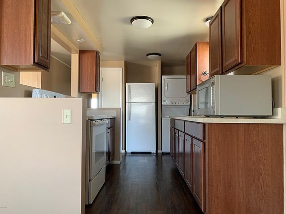5th image of 16001 N 69th Ln