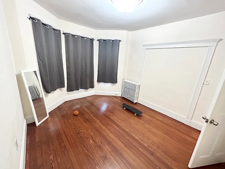 692 Columbia Rd #2L — Photo 3