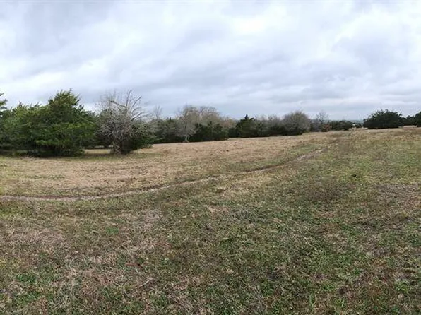 176 Ike Ln, Brenham, TX 77833