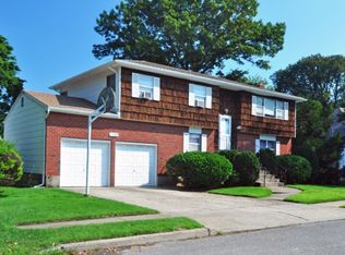 1991 Pershing Ave, Bellmore, NY 11710