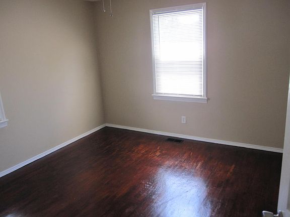 5th image of 3317 Canary Ave