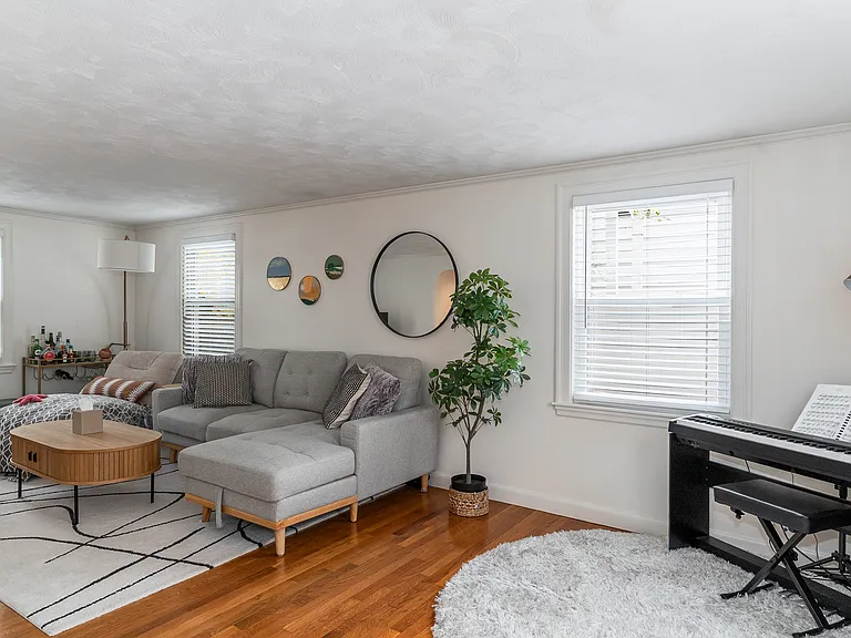51 Lynn Fells Pkwy — Photo 3
