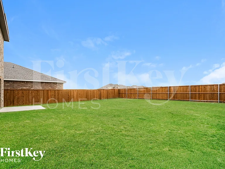 1804 Sandlin Dr — Photo 14