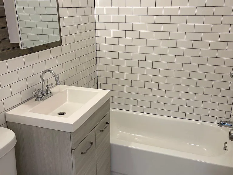 639 23rd Ave NE #4 — Photo 8