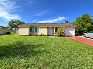1852 SE Rainier Rd, Port Saint Lucie, FL 34952