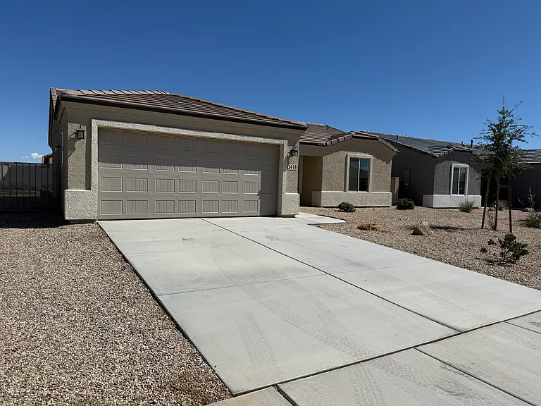 3415 E Double O Dr — Photo 1