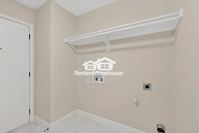 9113 Warren Dr — Photo 39