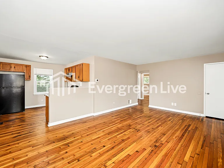 1086 Elda Ln — Photo 8
