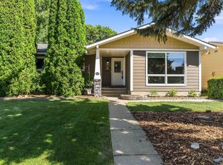 3839 117th St NW, Edmonton, AB T6J 1S8