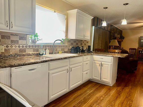 4th image of 5 Briarwood Ln