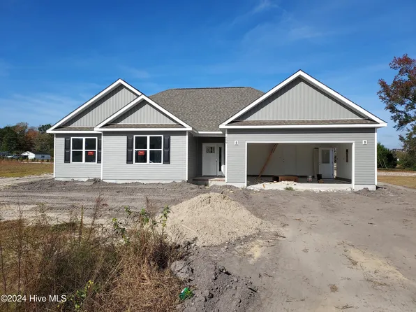 659 Bright Harvest Drive, Maysville, NC 28555