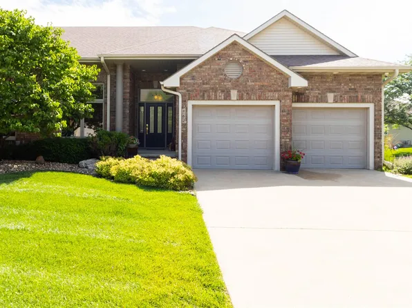 862 Glen Oaks Ter, West Des Moines, IA 50266