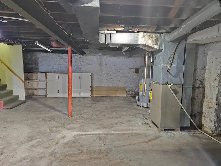 5730 Flint St — Photo 16