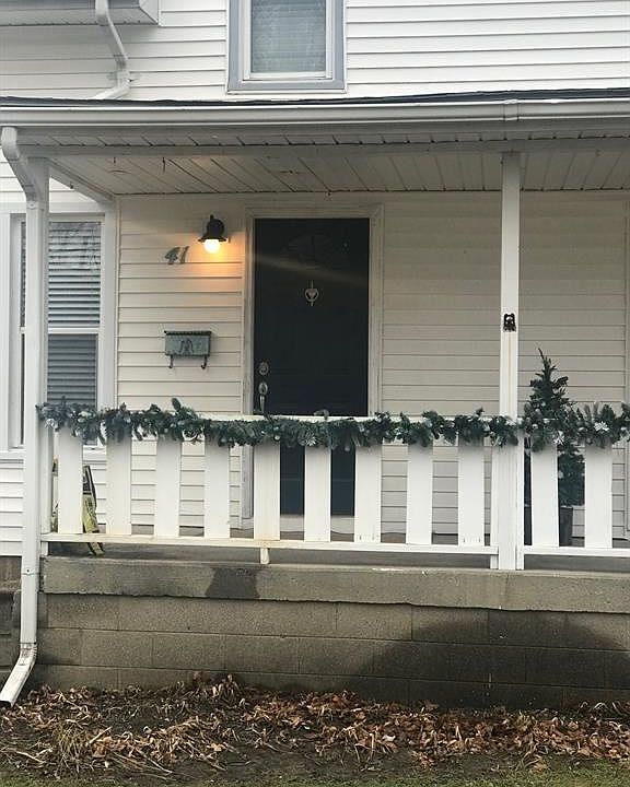 1st image of 41 Pearl St